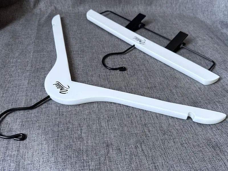 Curved Wooden Hangers Yes Wholesale - LEEVANS 4