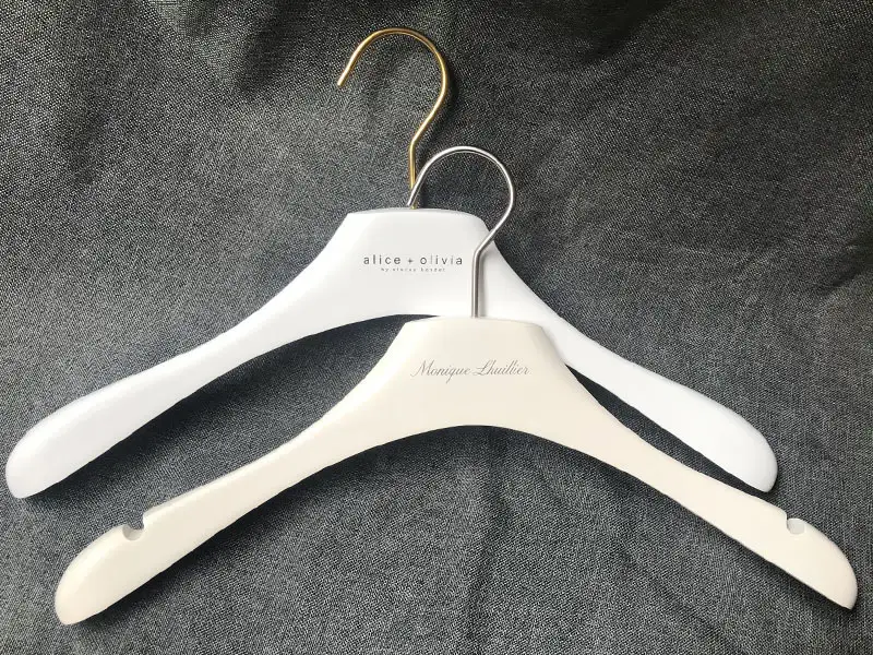 White luxury hanger for women clothes , custom hanger with brand logo 1