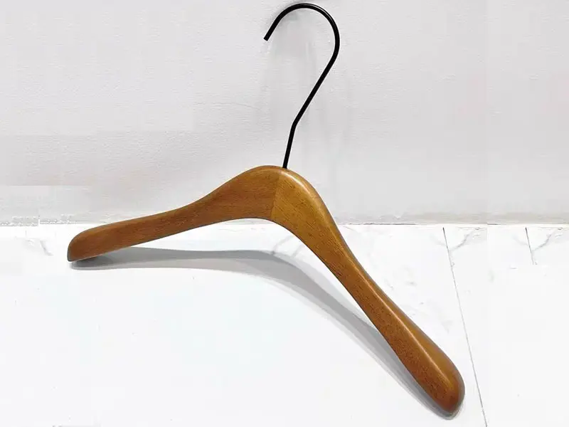 Personalised Wooden Hangers 1 Week Wholesale - LEEVANS 4