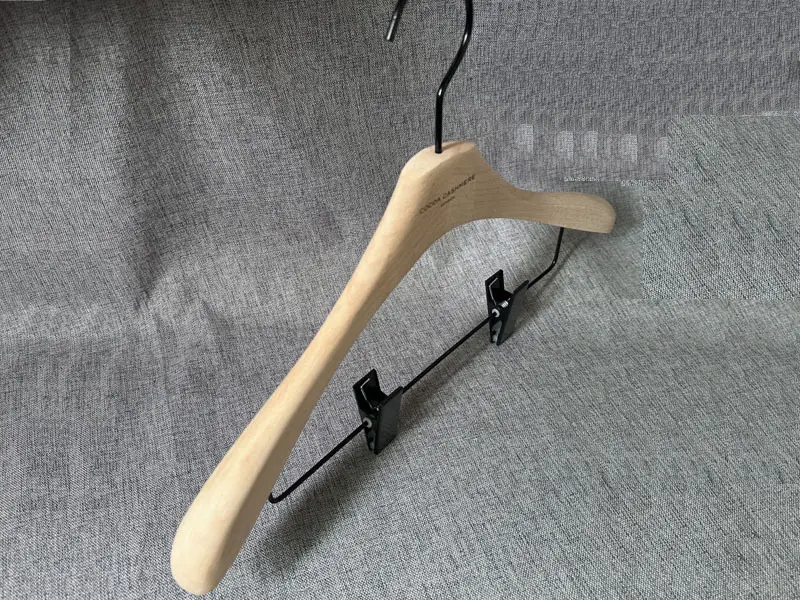 Wooden Coat Hangers Wholesale Customized by LEEVANS 2