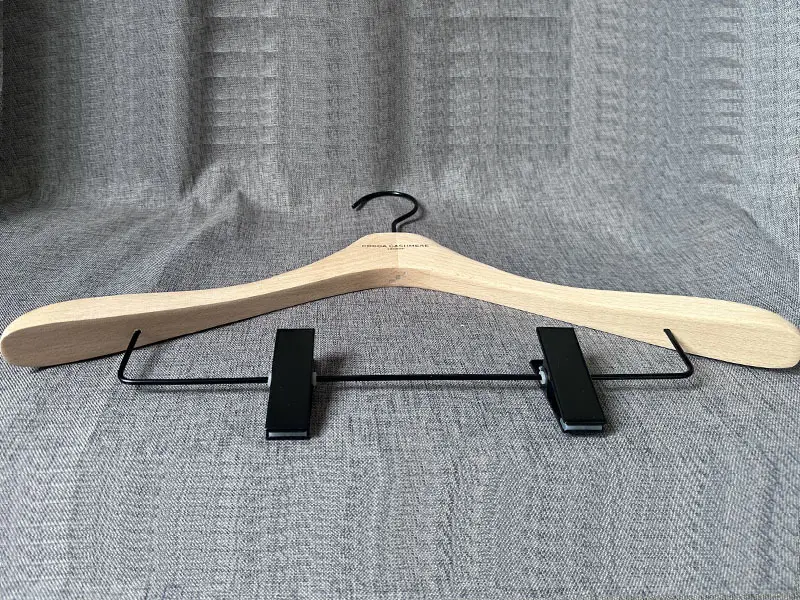 Wooden Coat Hangers Wholesale Customized by LEEVANS 4