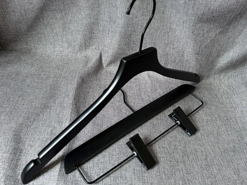 Personalized Wooden Hangers Display for Clothes by LEEVANS-1 5