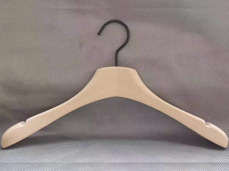 Wood Hangers with Clips Based on Quantity - - LEEVANS 2