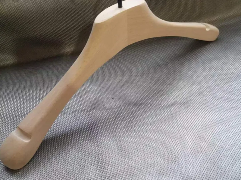 Wood Hangers with Clips Based on Quantity - - LEEVANS 4