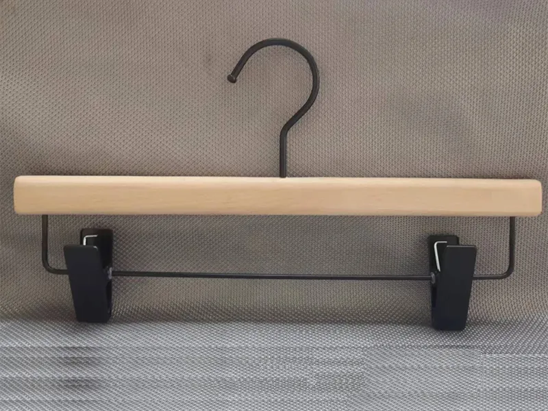 Wood Hangers with Clips Based on Quantity - - LEEVANS 3