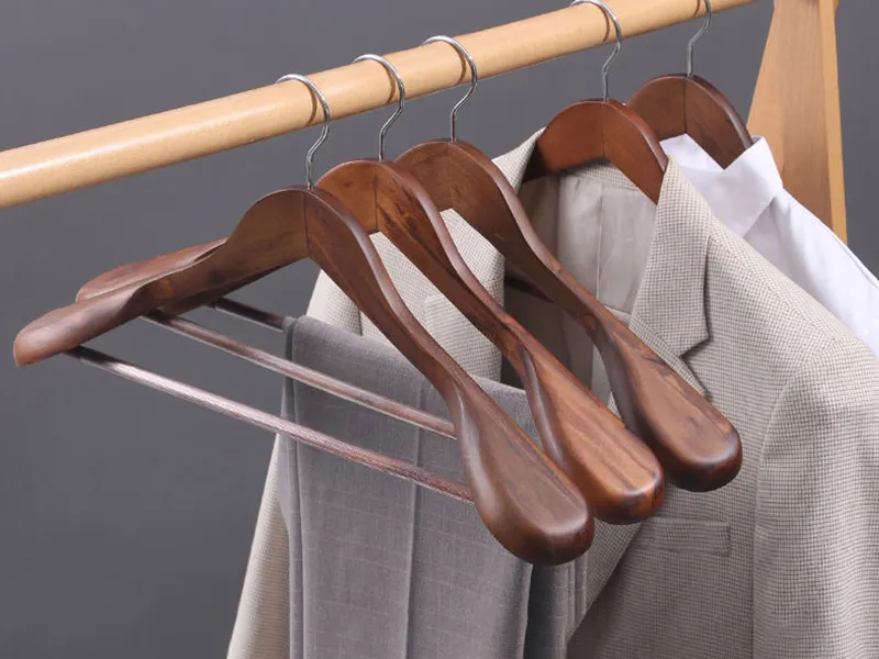 White Wooden Hangers Wholesale FOB by LEEVANS 3