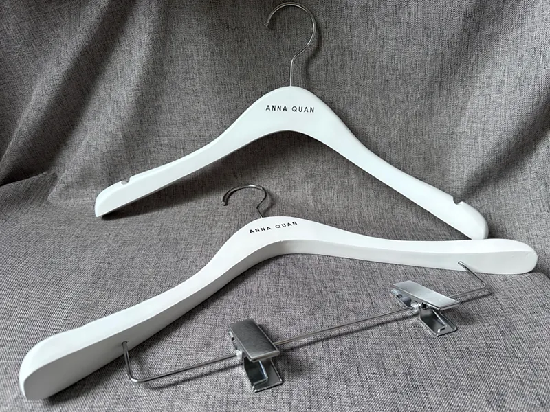 Engraved Wooden Hangers Display for Clothes by LEEVANS 5