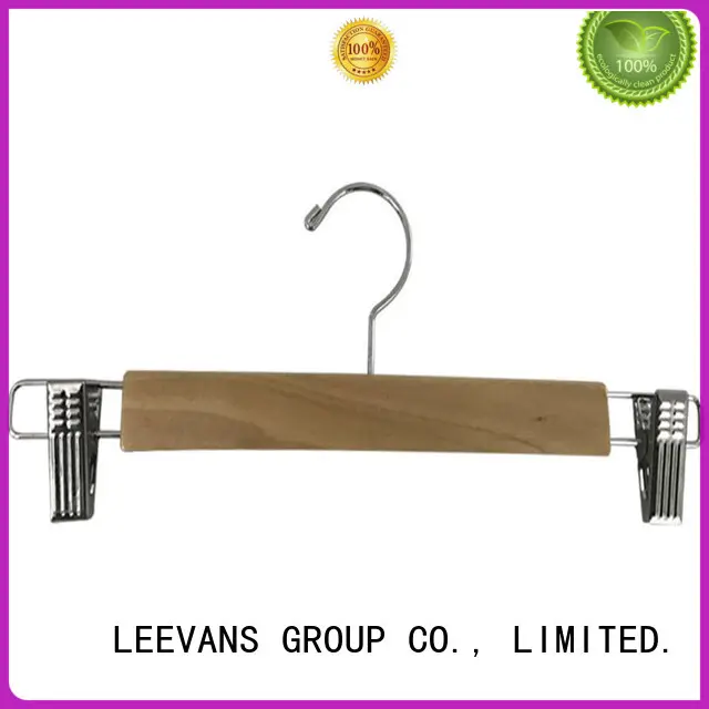 LEEVANS online wooden cloth hanger with metal hook for kids 1