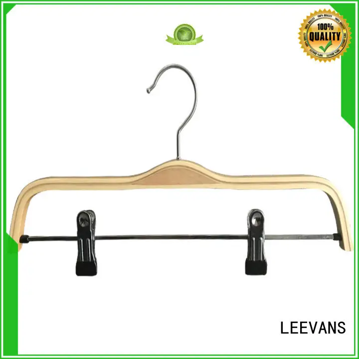 LEEVANS online wooden hangers with metal hook for kids 1