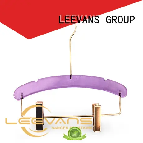 LEEVANS luxury custom hangers with logo closet for trusses 1
