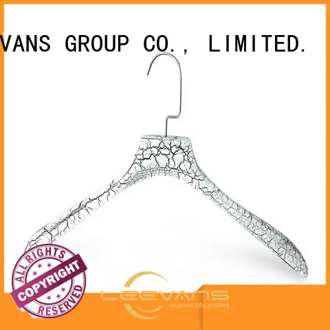LEEVANS or wooden baby hangers for business for kids 1