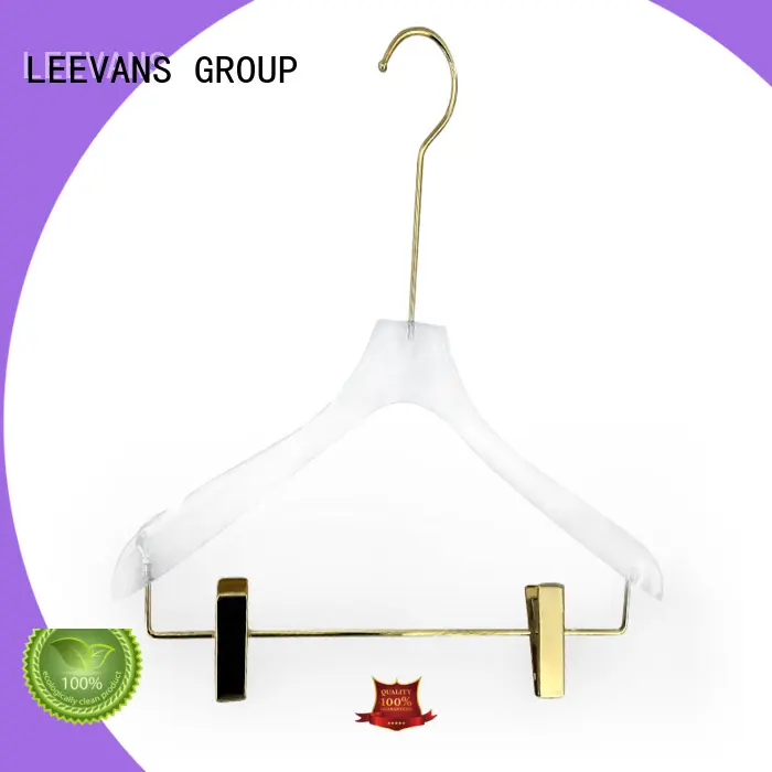 Top custom hangers or company for T-shirts 1