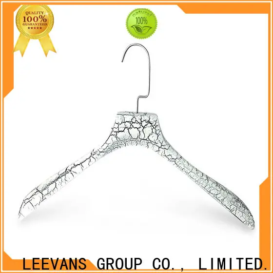 LEEVANS New cheap white wooden hangers Suppliers for clothes 1
