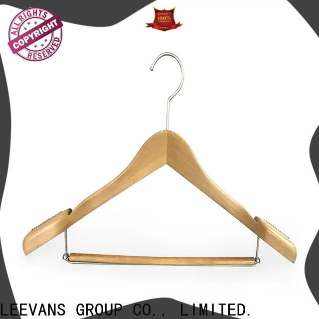 LEEVANS quality personalised wooden coat hangers for business for children 1