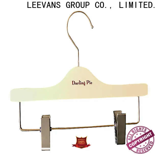 LEEVANS Top timber coat hangers Supply for kids 1