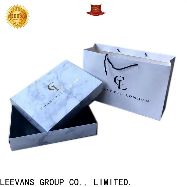 LEEVANS clothing display manufacturers 1
