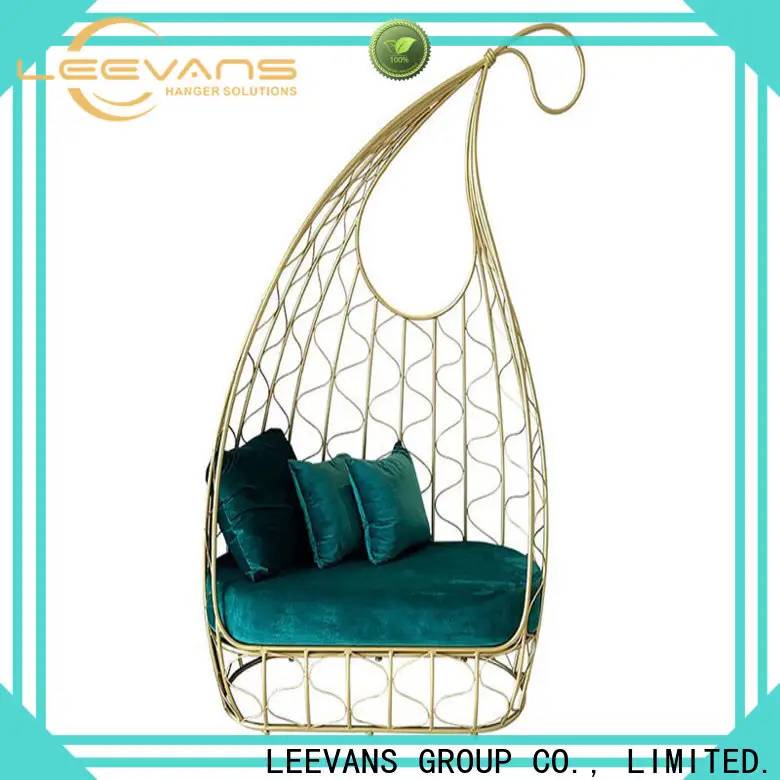 LEEVANS clothing shop seating for business1 1