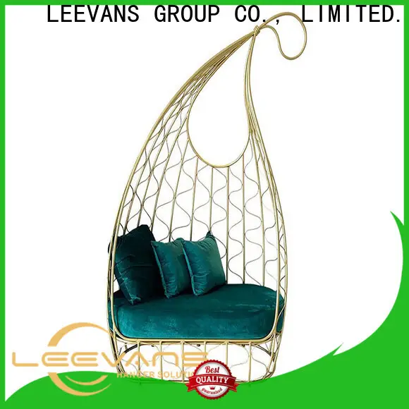 LEEVANS clothing shop seating company2 1