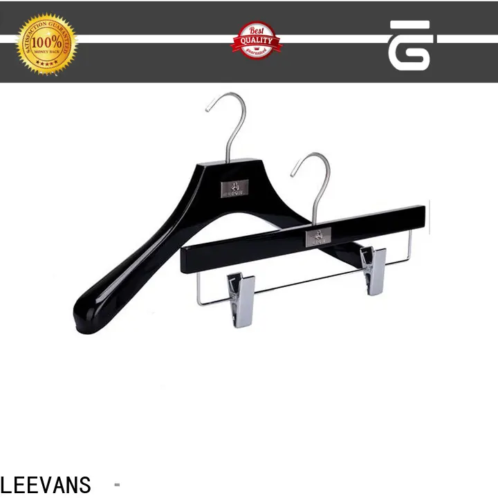 LEEVANS adult jacket hanger company for kids 1