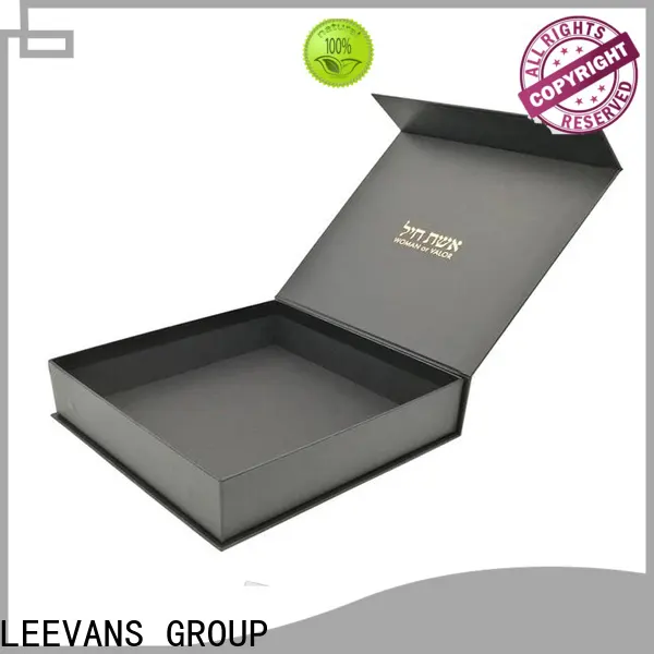 LEEVANS clothing display for business1 1