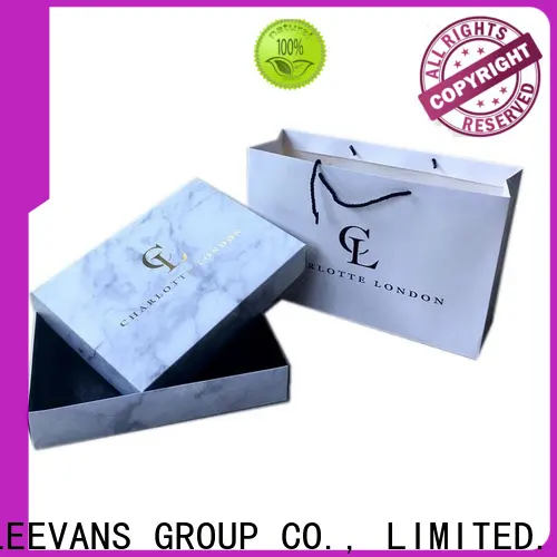 LEEVANS clothing display factory1 1