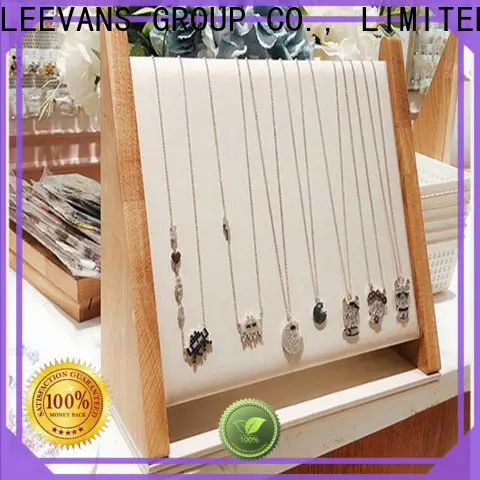 LEEVANS retail display props manufacturers 1