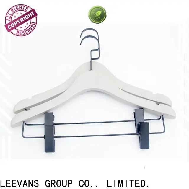 New cheap wooden coat hangers for business 1