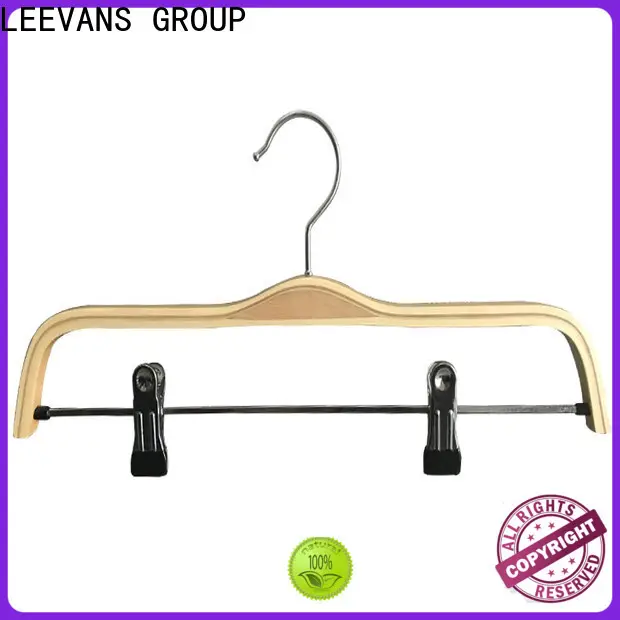 LEEVANS High-quality coloured wooden coat hangers for business 1