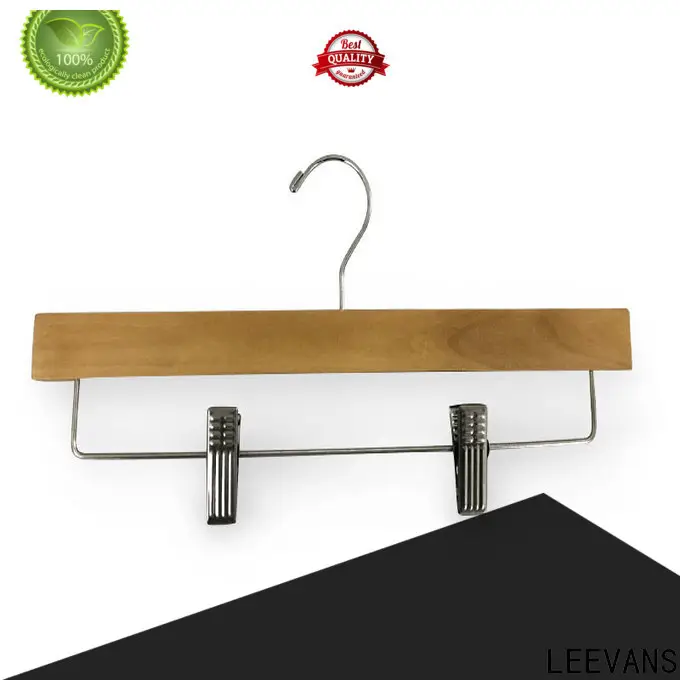 LEEVANS thick wooden hangers Suppliers 1
