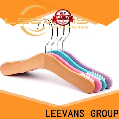 LEEVANS Top wooden trouser hangers with clips Supply 1