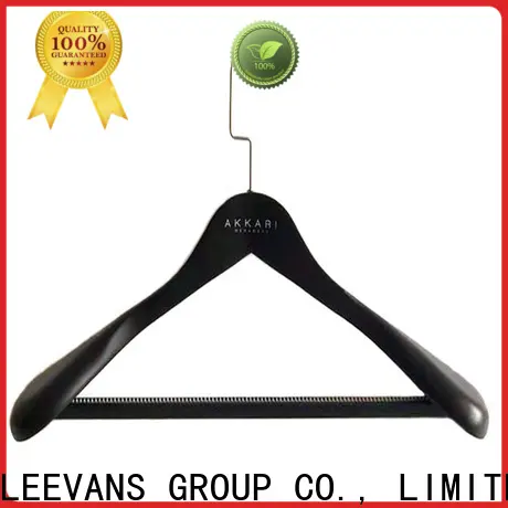 LEEVANS Wholesale cheap wooden coat hangers company 1