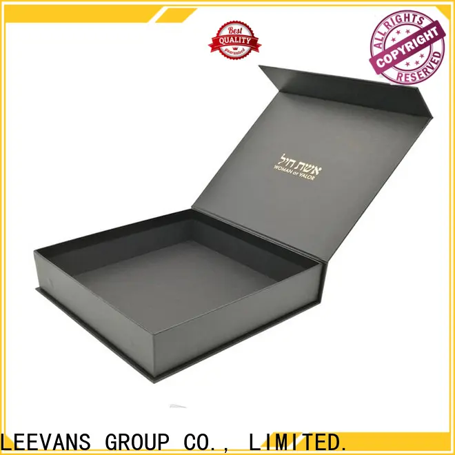 LEEVANS clothing display factory4 1