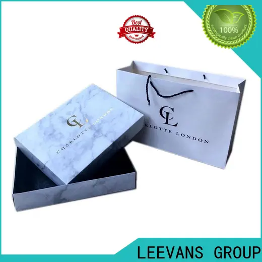 LEEVANS clothing display Suppliers3 1