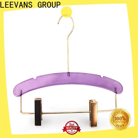 LEEVANS strong hangers for business 1