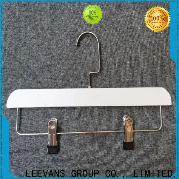 LEEVANS buy wooden hangers Suppliers 1
