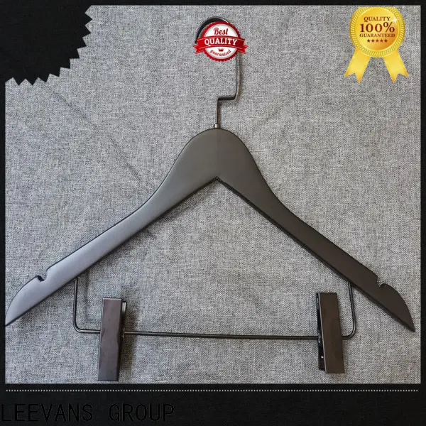 LEEVANS Wholesale wooden coat hangers wholesale Suppliers 1