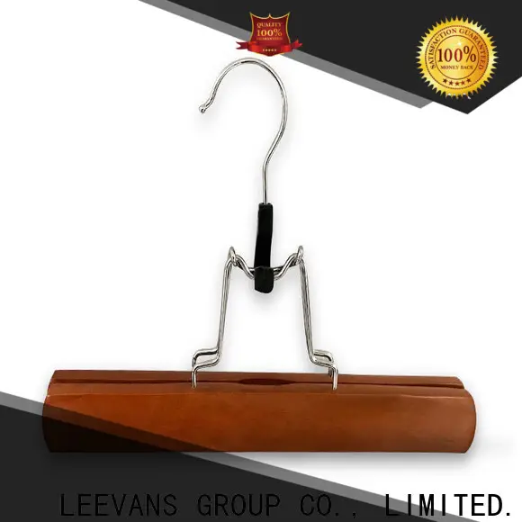 LEEVANS Wholesale wooden baby clothes hangers Supply 1