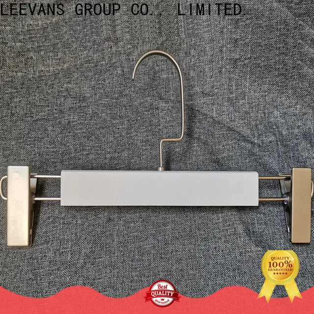 LEEVANS Top quality coat hangers company 1