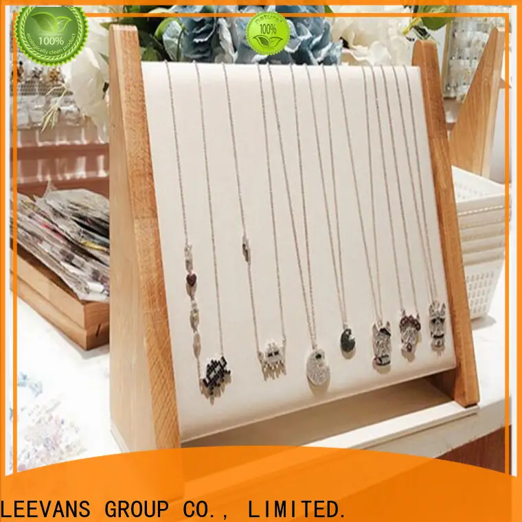 LEEVANS Wholesale retail display props Supply 1