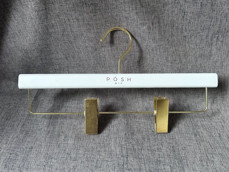 Children's Coat-hanger Customized by LEEVANS 4