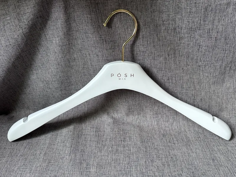 Children's Coat-hanger Customized by LEEVANS 3