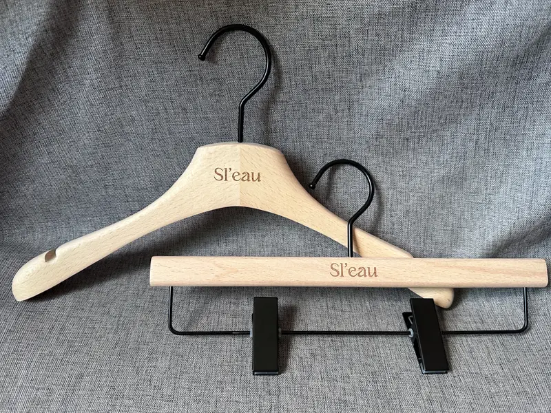 Kids White Wooden Hangers Solid Wooden Wholesale - LEEVANS 3