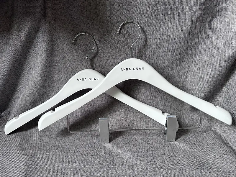 Engraved Wooden Hangers Display for Clothes by LEEVANS 4