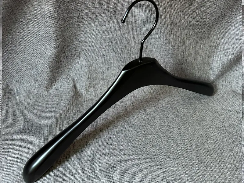 China Hanger Yes - - LEEVANS 2