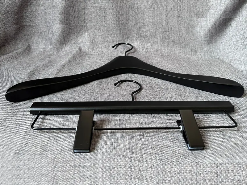 China Hanger Yes - - LEEVANS 7