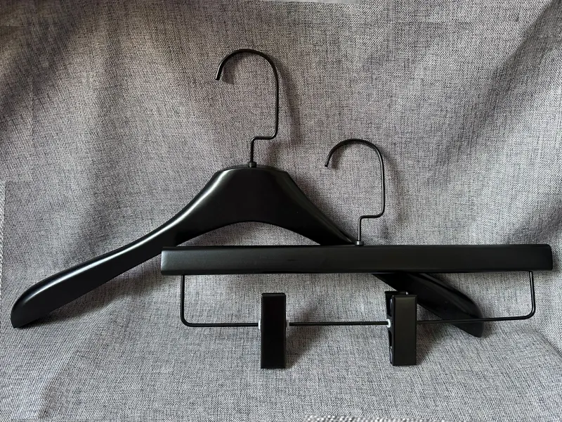 China Hanger Yes - - LEEVANS 5