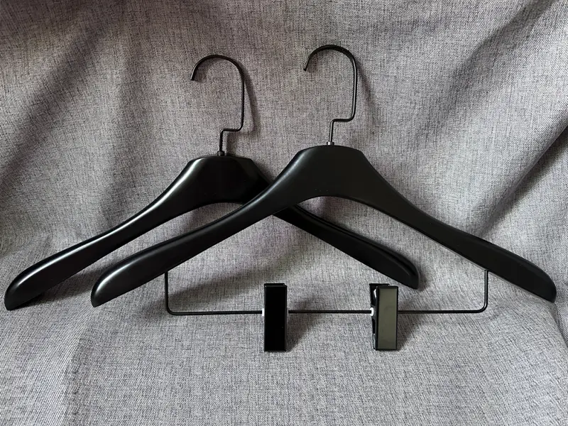 Factory price all black wooden hanger 1