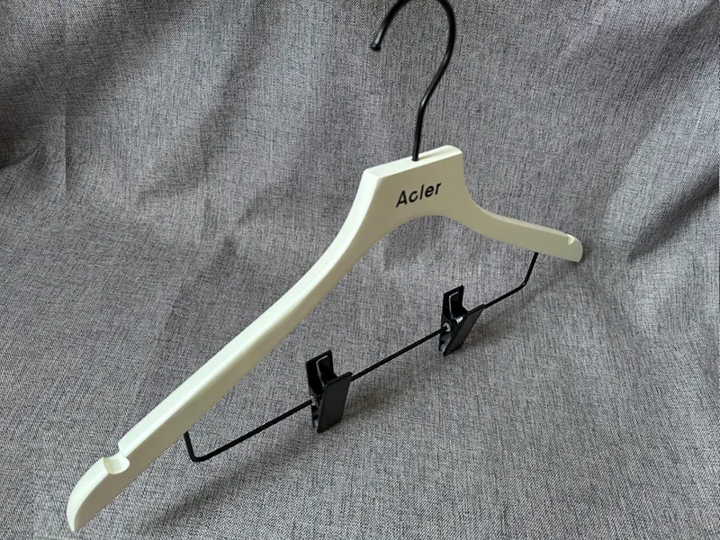 Dark Brown Wooden Hangers Carton - - LEEVANS 4