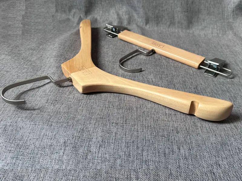 Pink Wooden Hangers DDP Or EXW Wholesale - LEEVANS 4