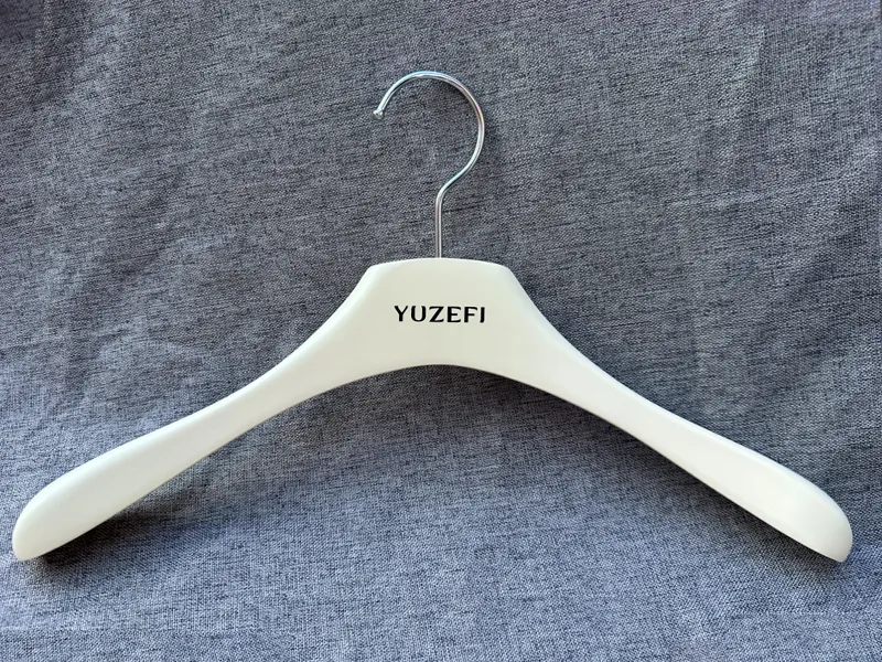Wooden Coat Hangers Wholesale Yes by LEEVANS 4